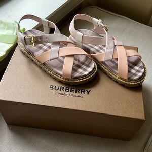 Burberry Girls Sandals Size 31 EUR 12 UK New in Box